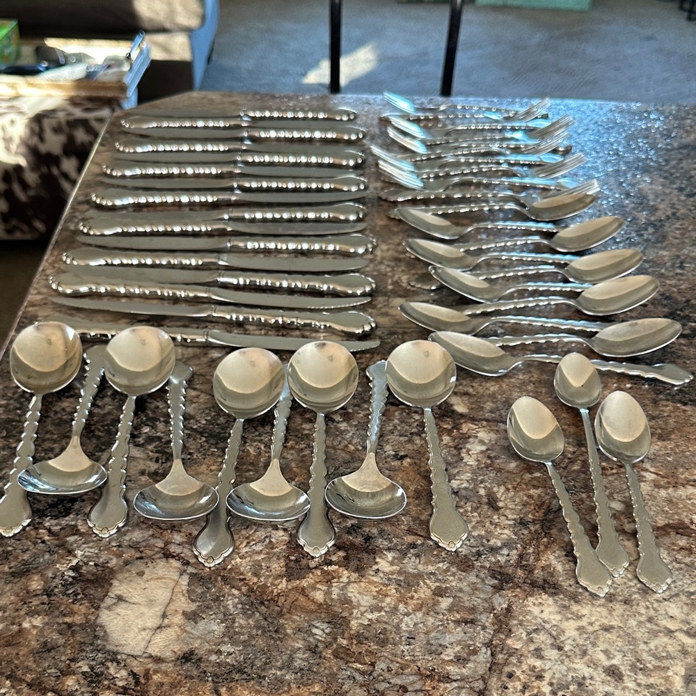 Oneida Cello - 48 Pieces- Classic Silver Flatware